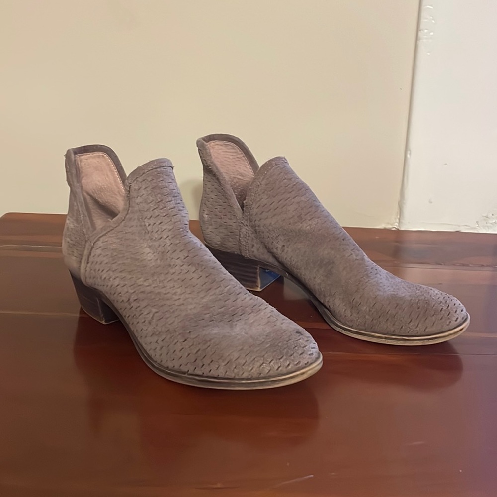 Lucky brand suede size 7.5 booties